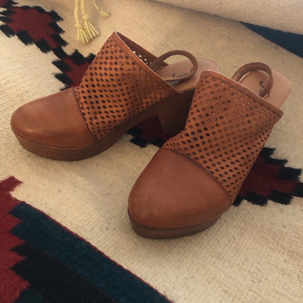 Free people clogs